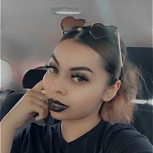 Meet your Posher, Anahi